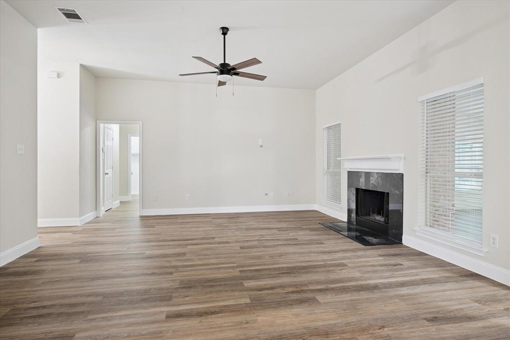 7205 Elm Wood Drive Property Photo 6