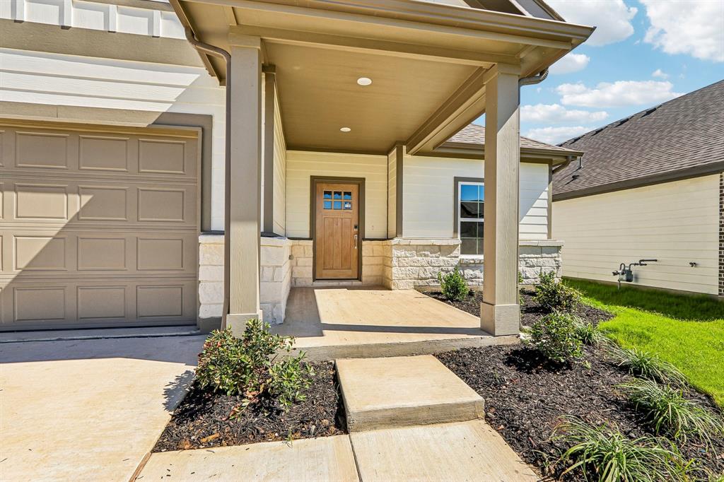 2221 Trailside Drive Property Photo 4