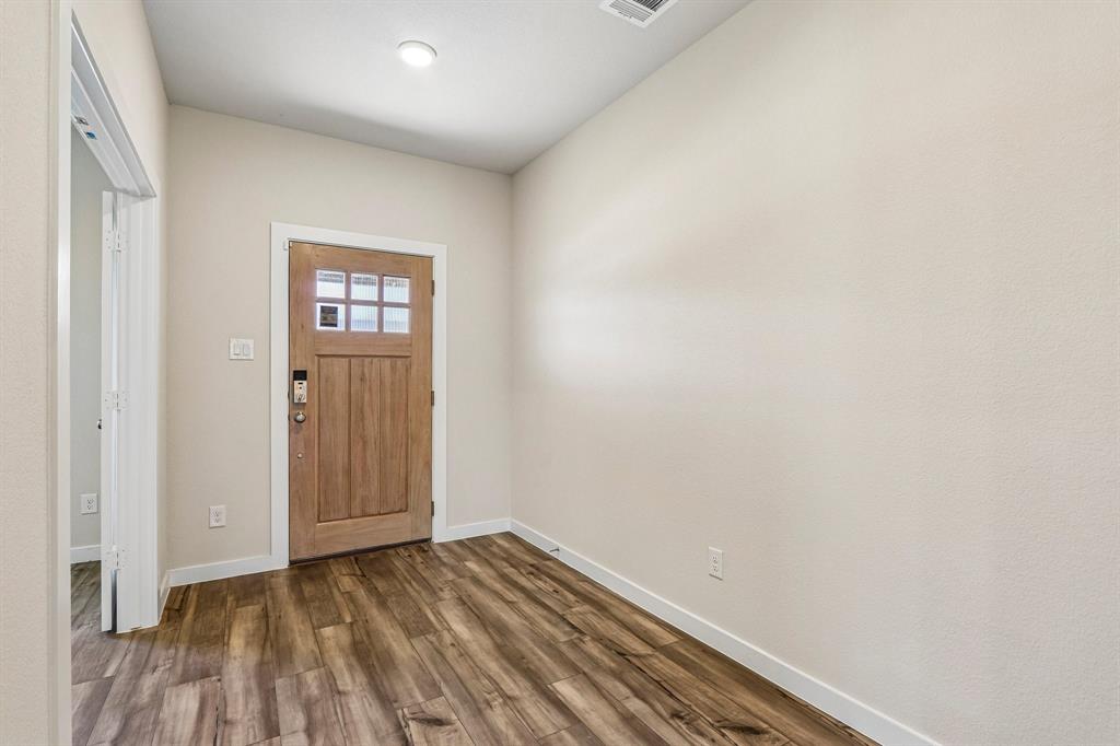 2221 Trailside Drive Property Photo 6
