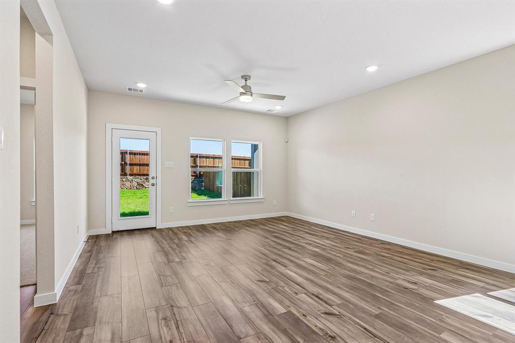 2221 Trailside Drive Property Photo 12
