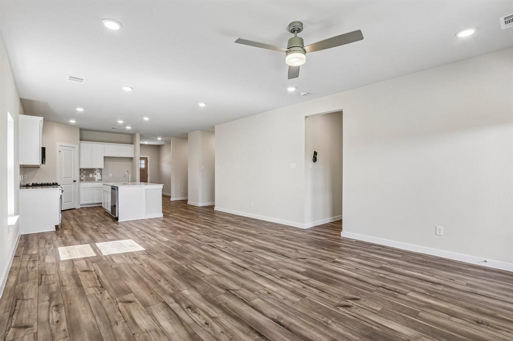 2221 Trailside Drive Property Photo 14