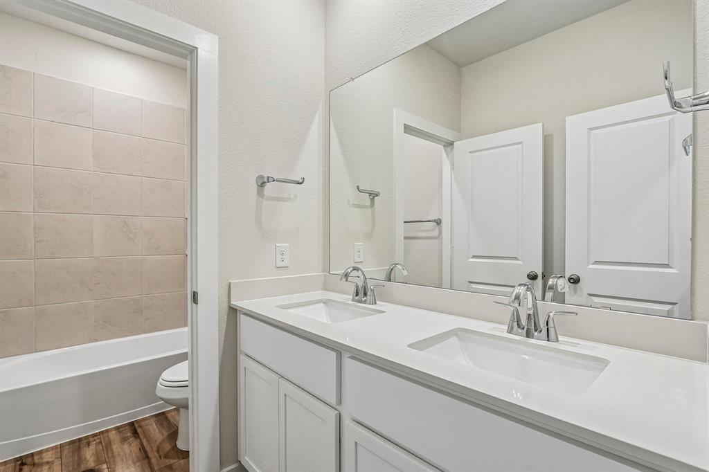 2221 Trailside Drive Property Photo 21