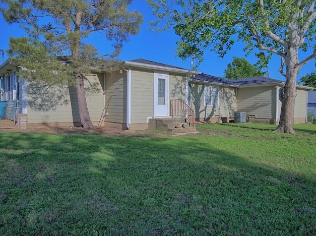 933 N Main Street Property Photo 31