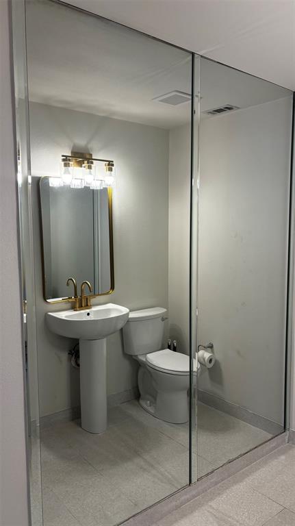 2726 W Mockingbird Lane Property Photo 11