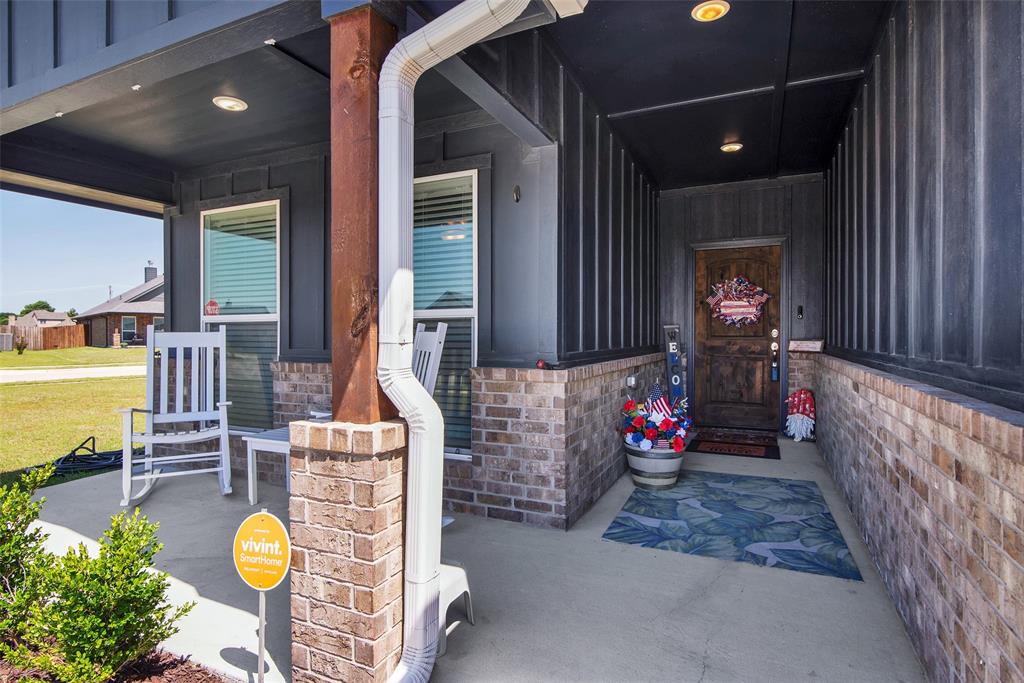 2113 Ajay Drive Property Photo 1