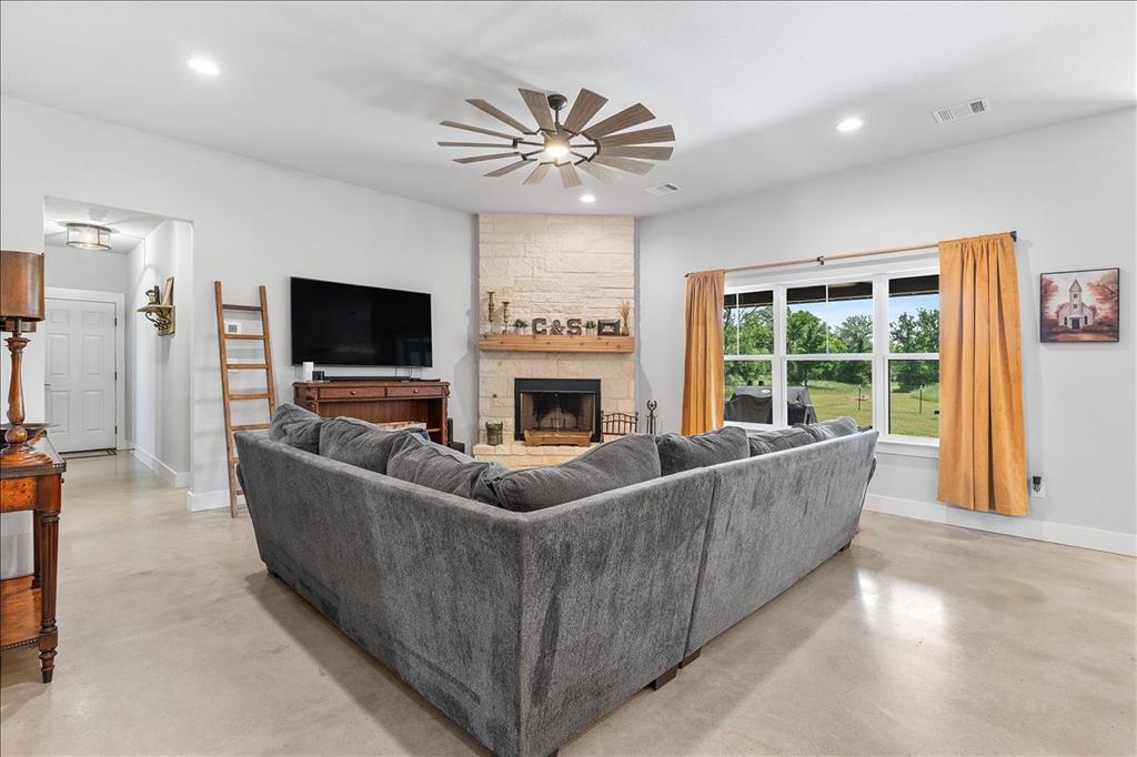 932 Fm 3137 Property Photo 6