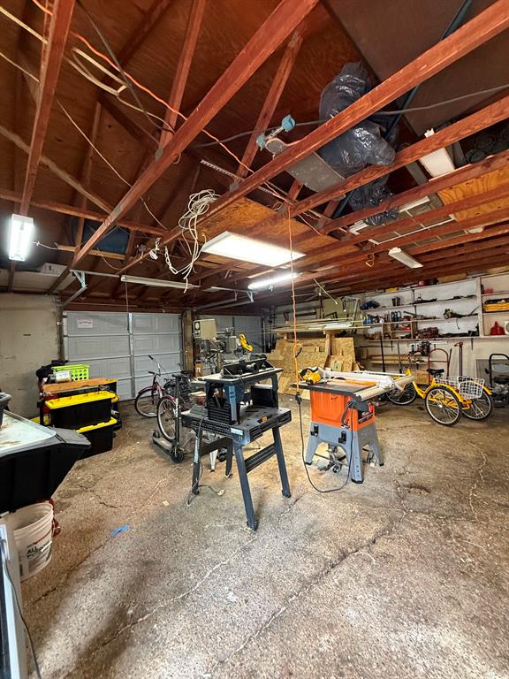 510 S Avenue O Property Photo 5