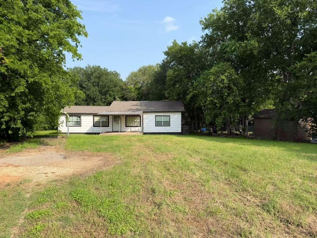 325 County Road 1768 Property Photo 1