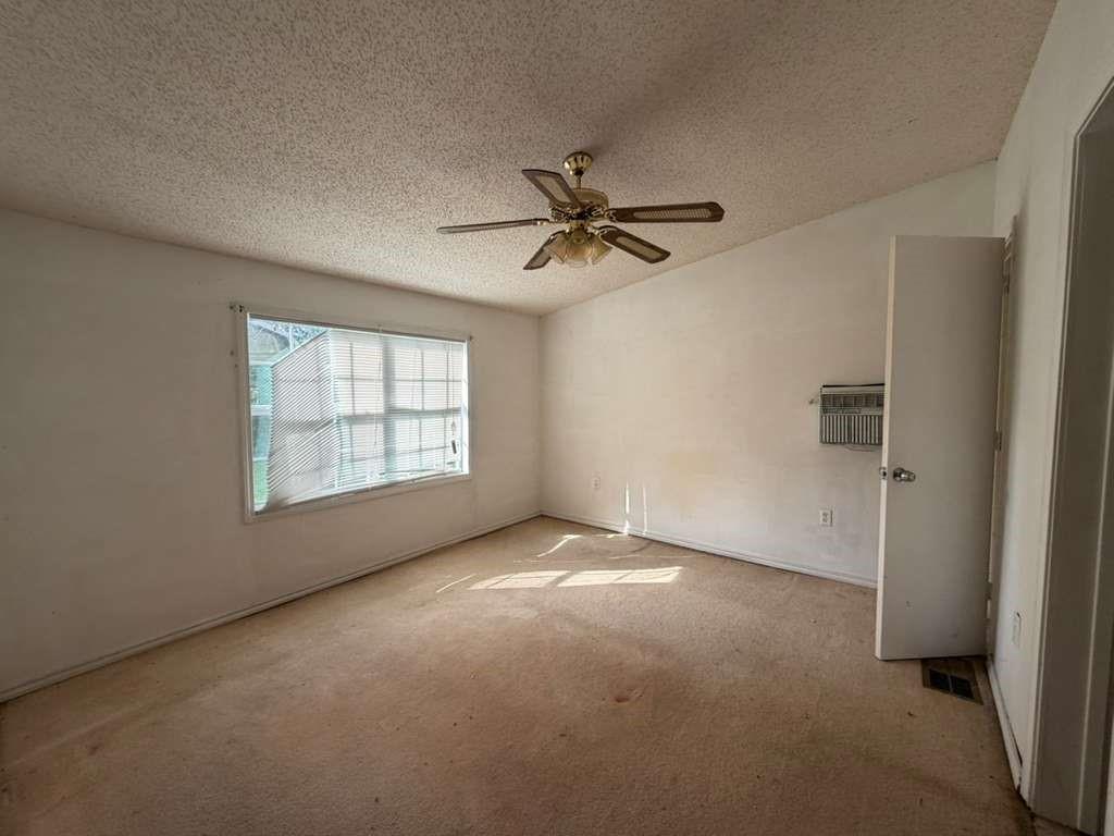 325 County Road 1768 Property Photo 11