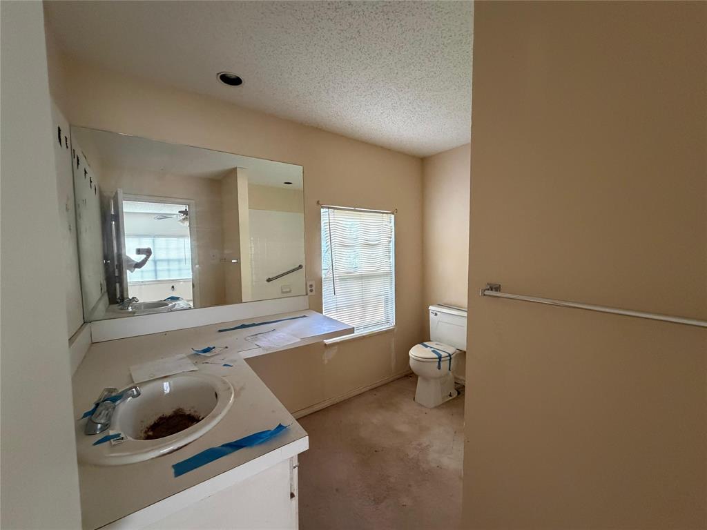 325 County Road 1768 Property Photo 15