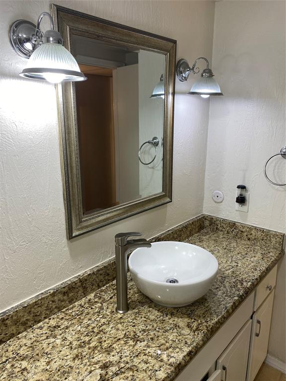 4320 S Bellaire Drive 114w Property Photo 10