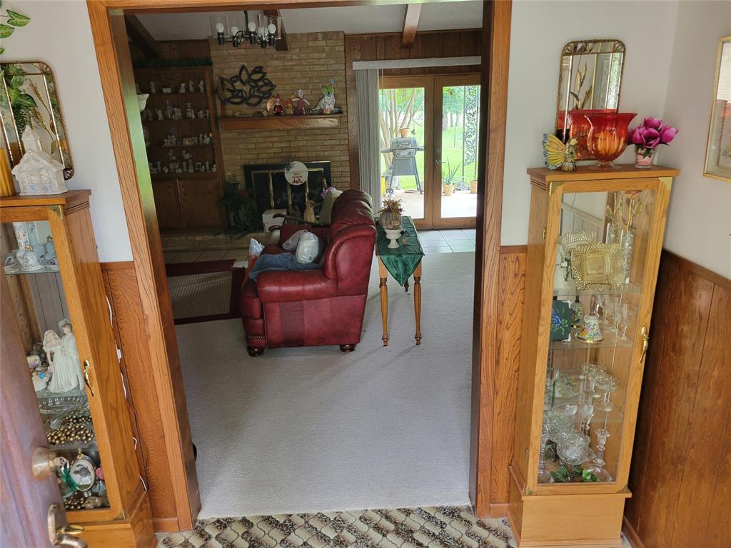 1707 Broadmoor Drive Property Photo 3