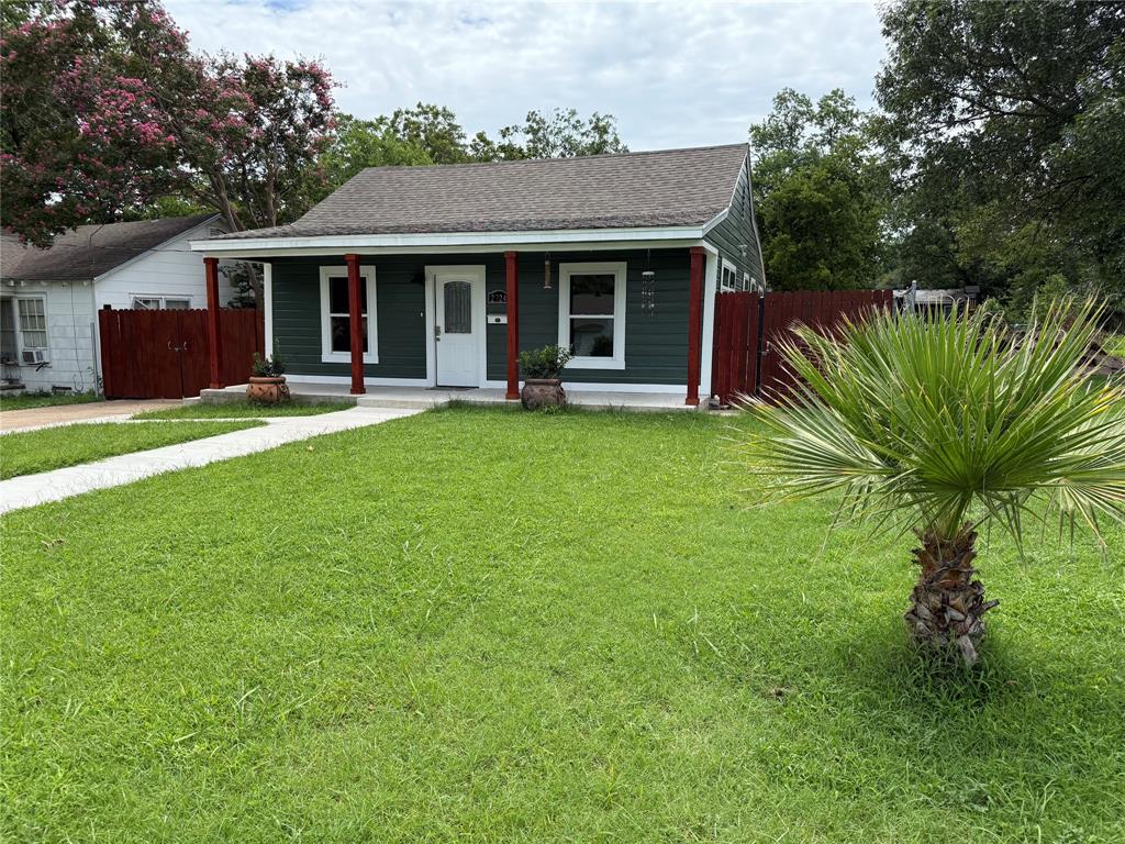 2724 Gurley Avenue Property Photo 1