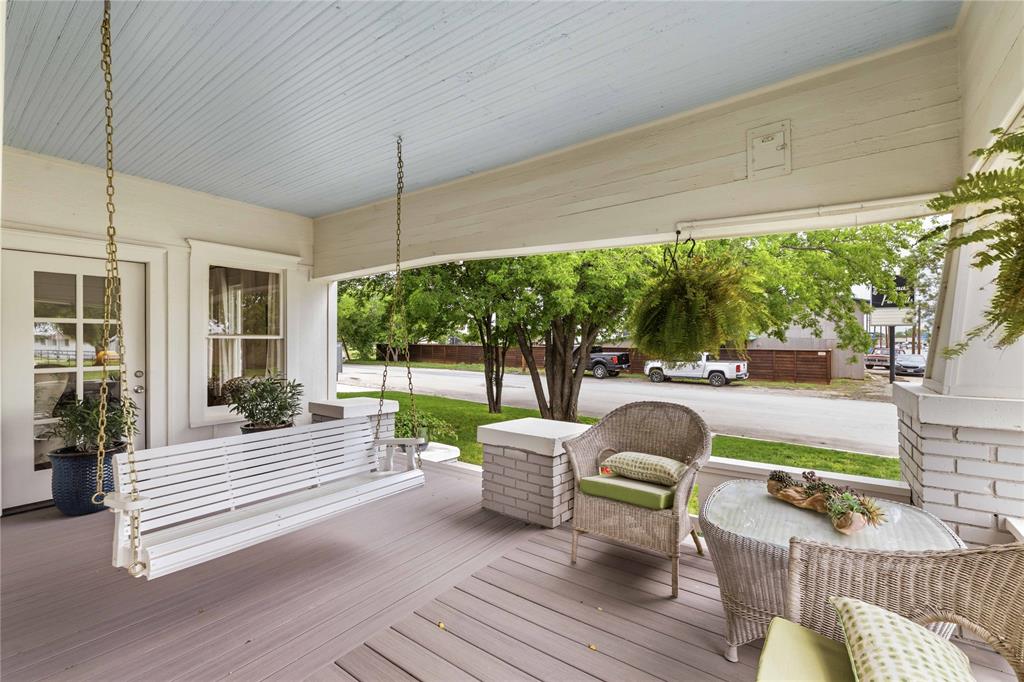 1303 Coggin Avenue Property Photo 4