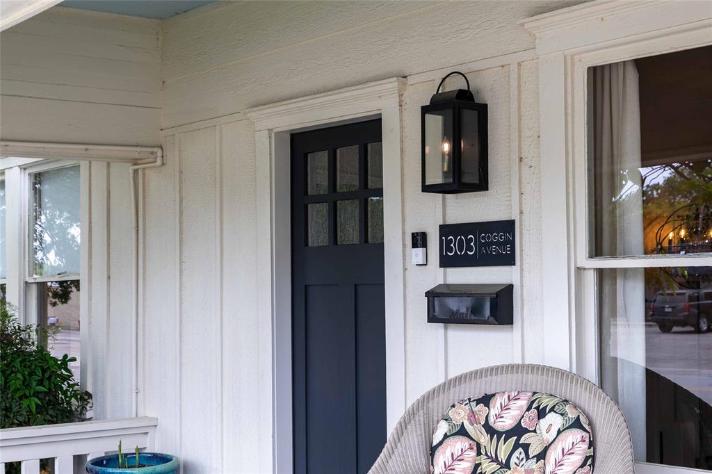 1303 Coggin Avenue Property Photo 8