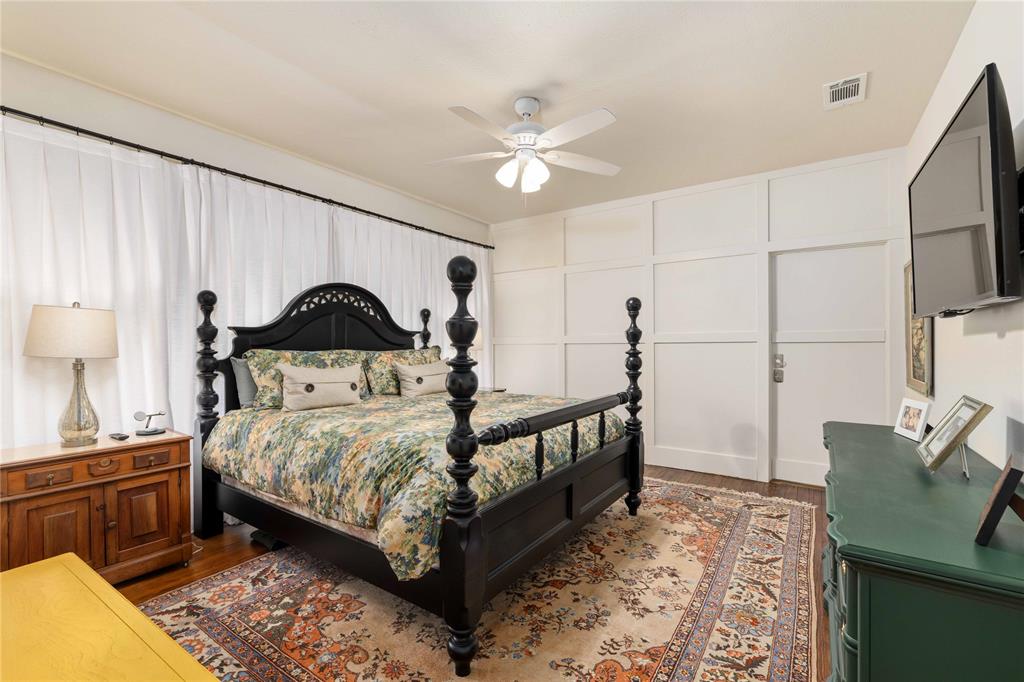 1303 Coggin Avenue Property Photo 18