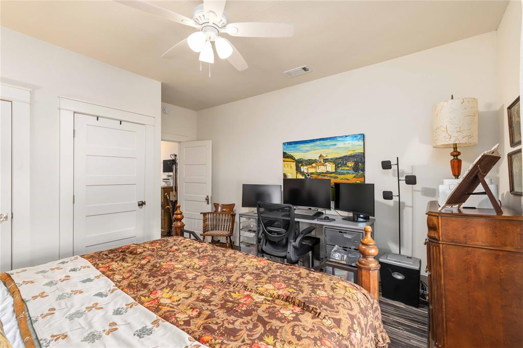 1303 Coggin Avenue Property Photo 25