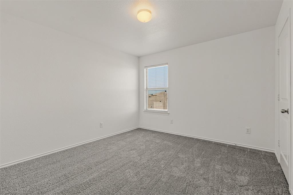 2000 Grimes Drive Property Photo 14