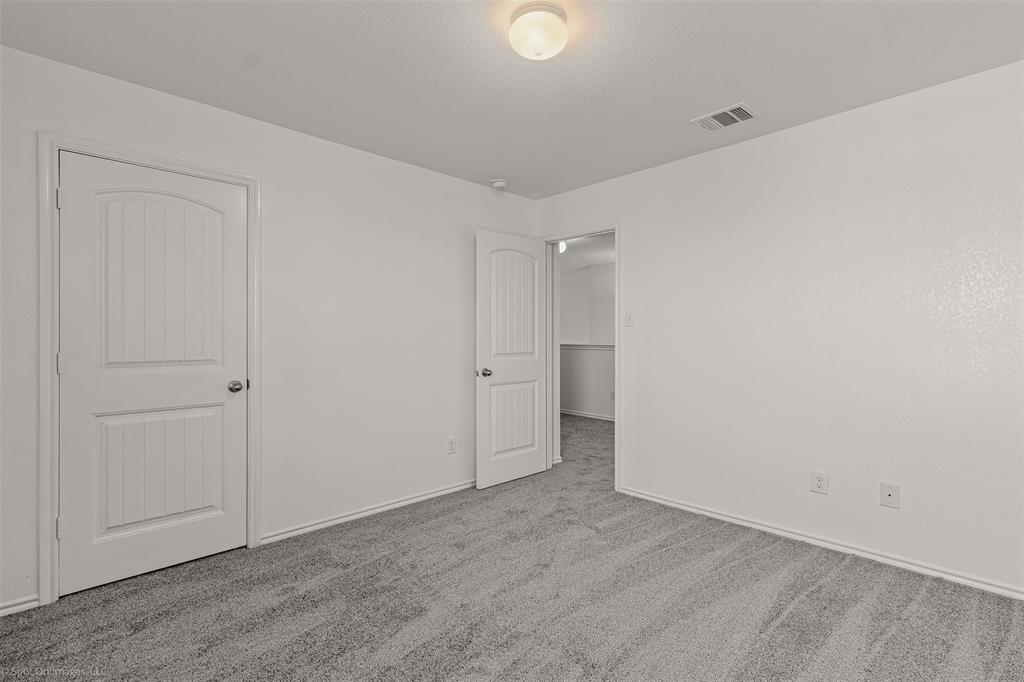 2000 Grimes Drive Property Photo 15