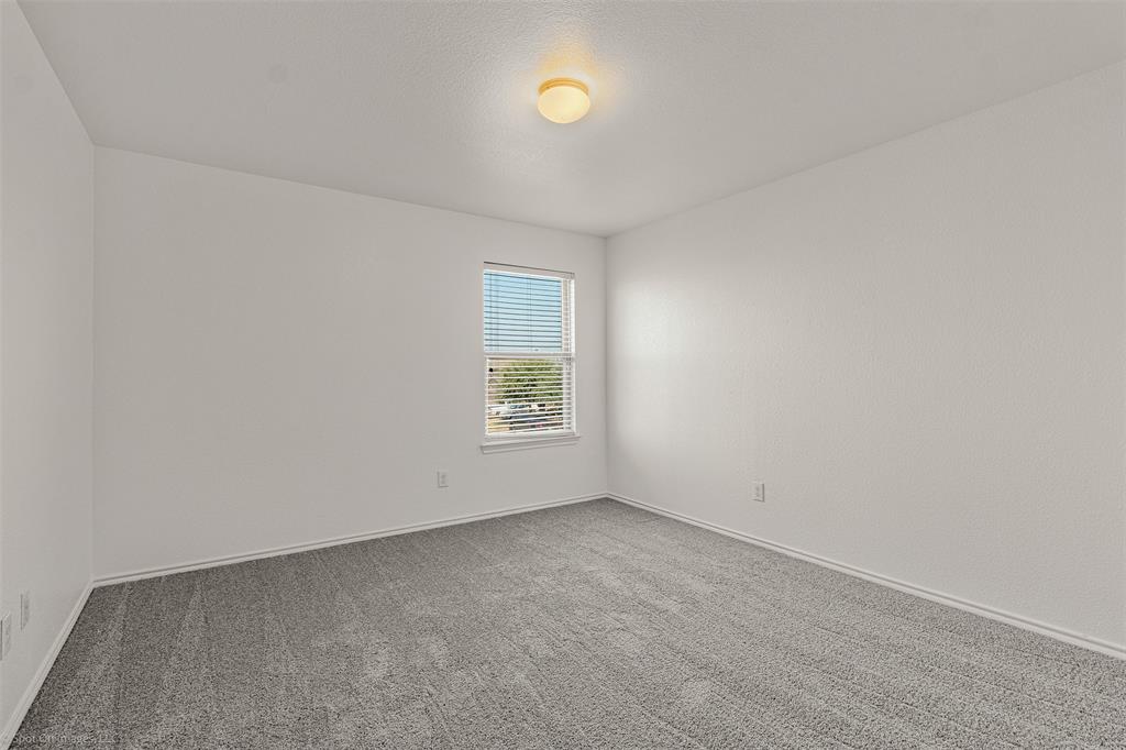2000 Grimes Drive Property Photo 16