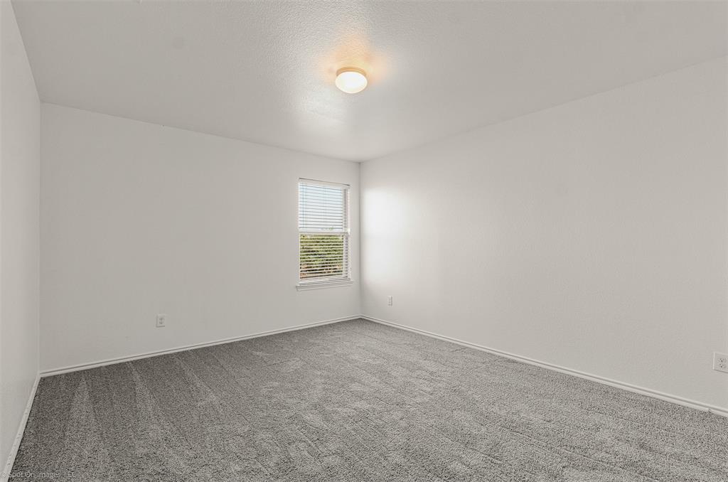 2000 Grimes Drive Property Photo 18