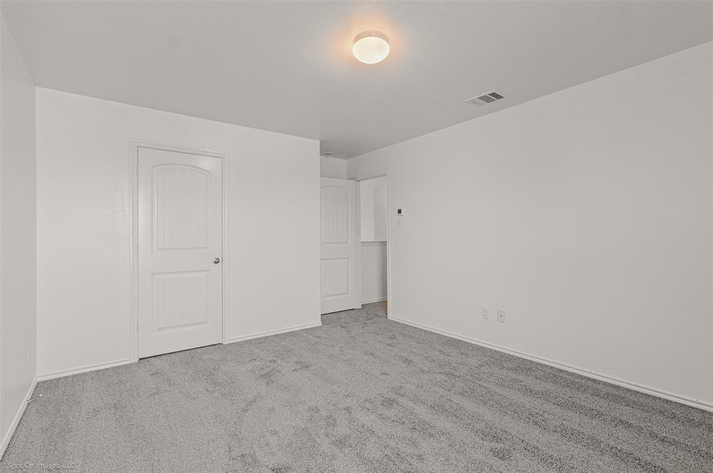 2000 Grimes Drive Property Photo 19