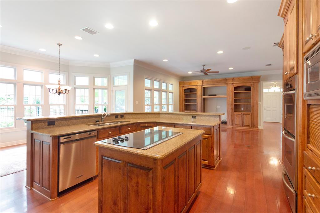 155 Eagles Bluff Boulevard Property Photo 12