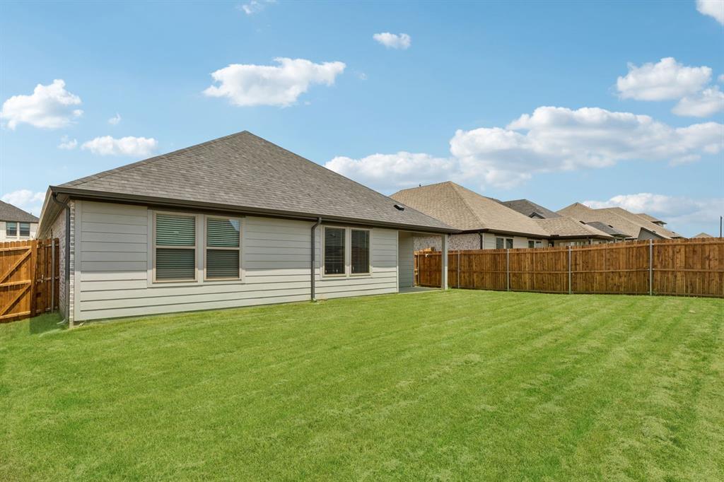 201 Fairlawn Drive Property Photo 7