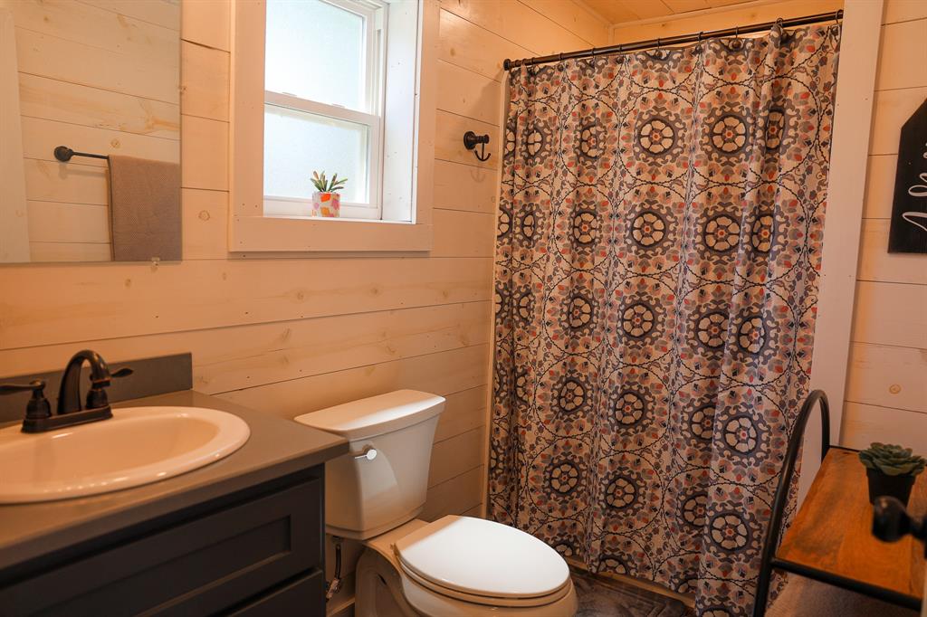 180 Wooded Crest Property Photo 11
