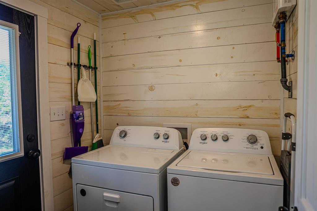 180 Wooded Crest Property Photo 14