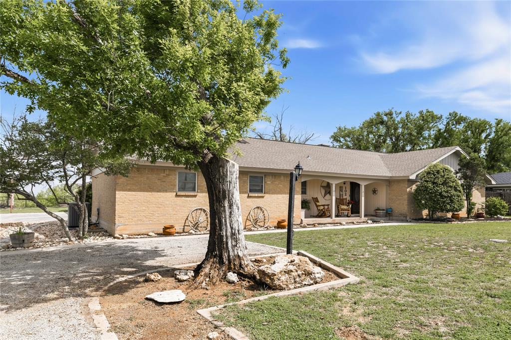 102 Lori Lane Property Photo 1
