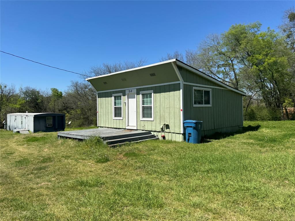 202 W Tarrant Street Property Photo 1