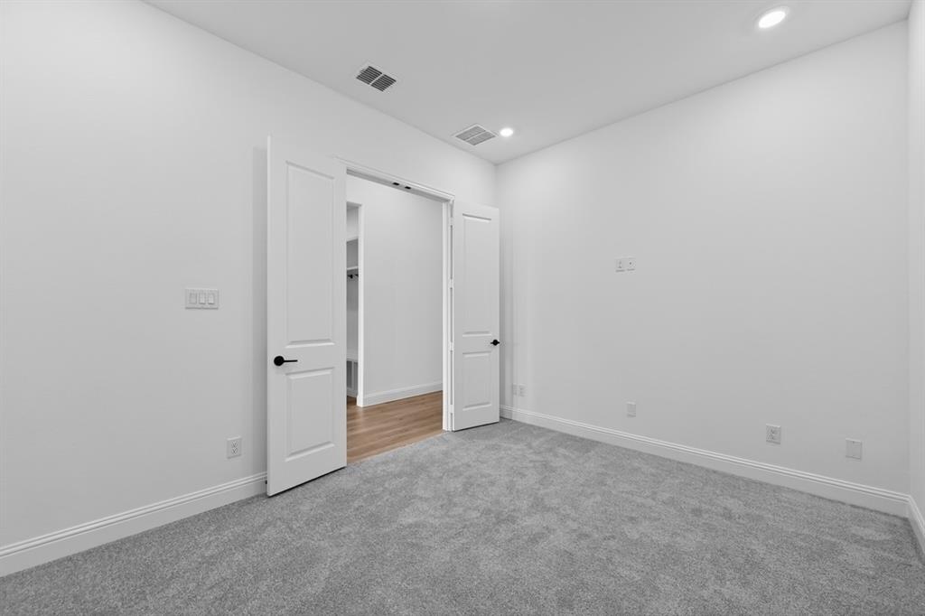 546 Chatham Street Property Photo 33
