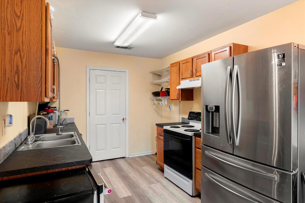 316 Coral Reef Street Property Photo 7