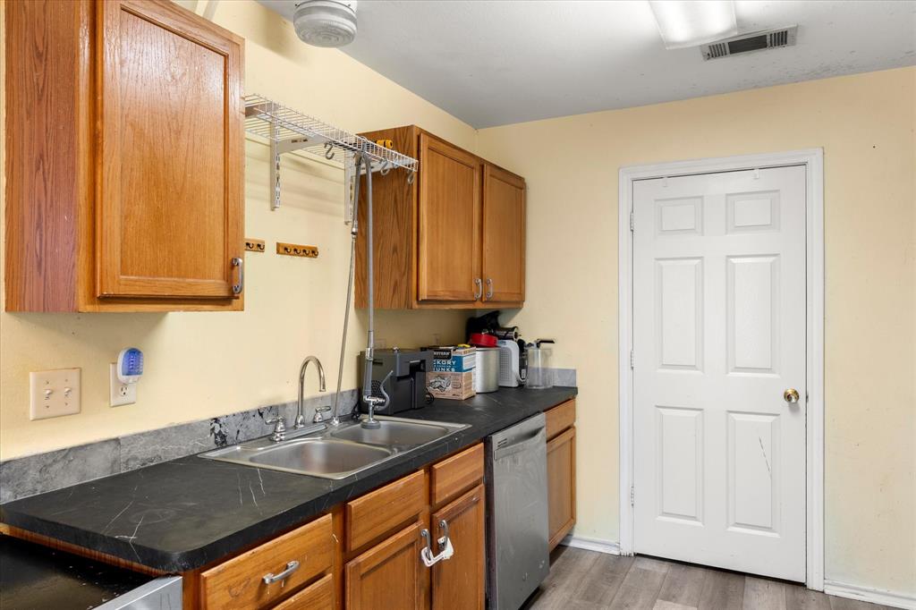 316 Coral Reef Street Property Photo 8