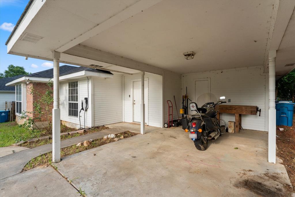 316 Coral Reef Street Property Photo 22