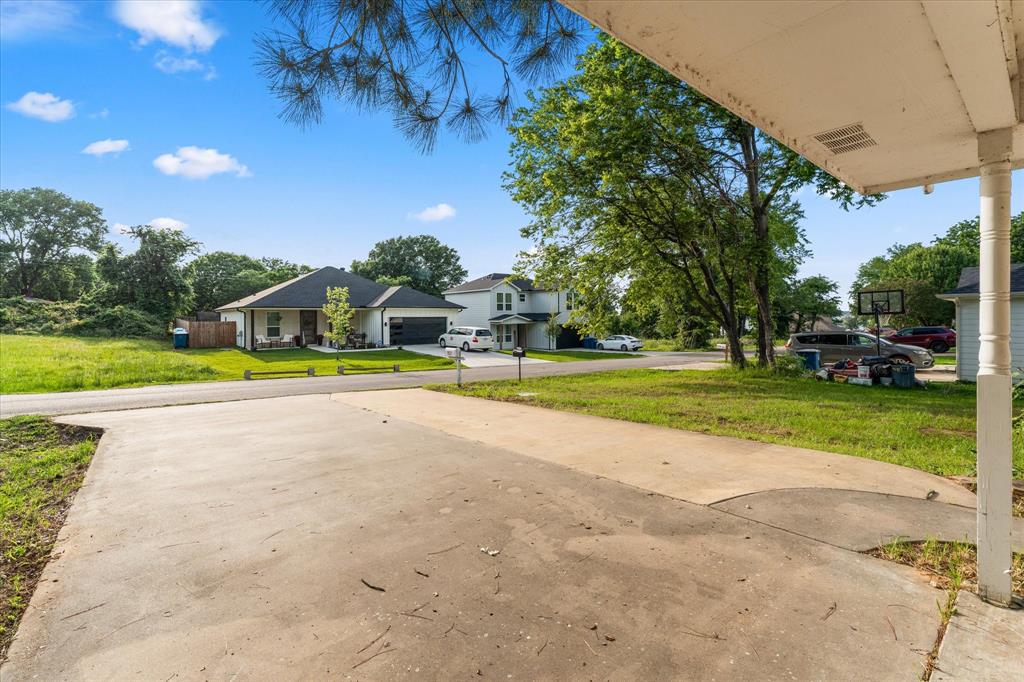 316 Coral Reef Street Property Photo 32