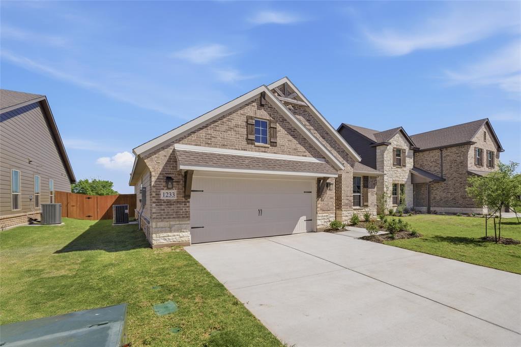 1233 Sabine River Lane Property Photo 4
