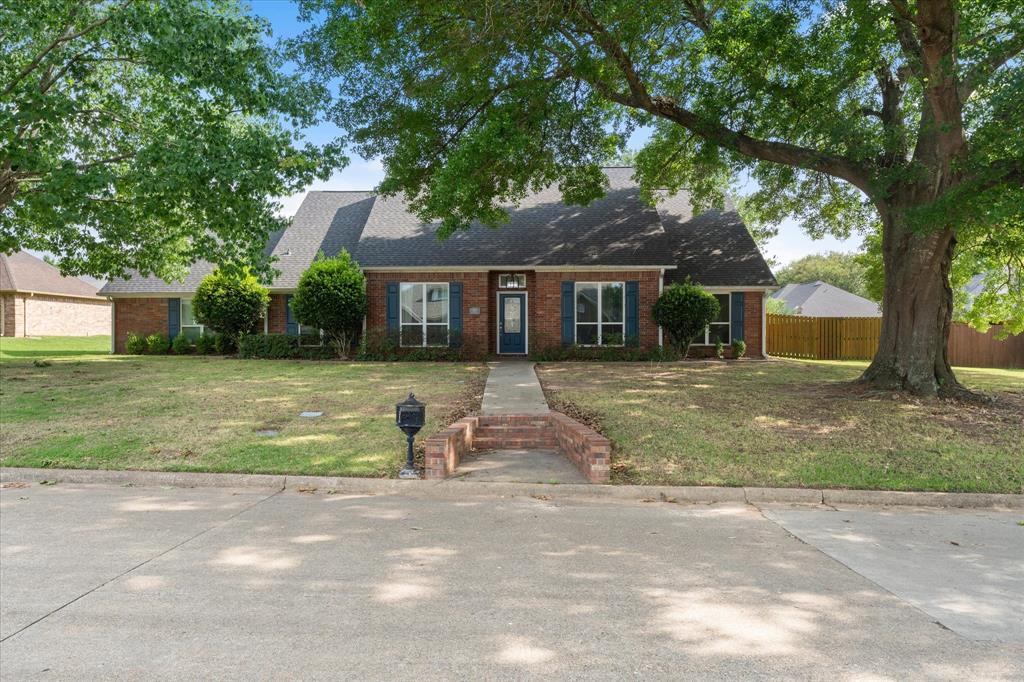216 Turnberry Property Photo 3