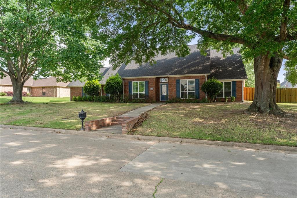 216 Turnberry Property Photo 4
