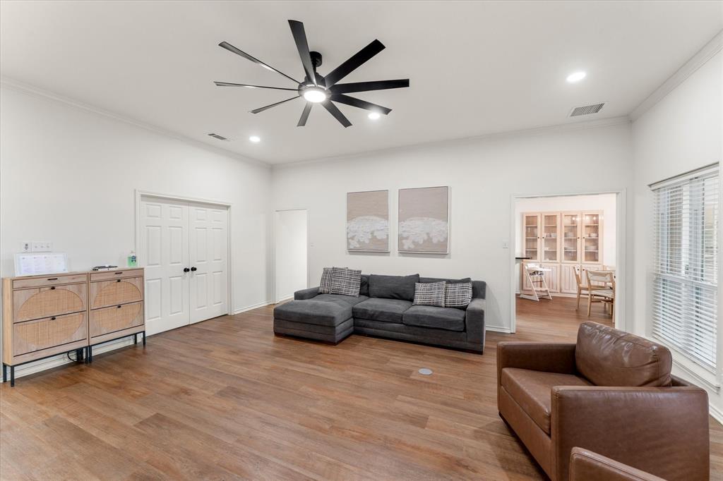 216 Turnberry Property Photo 12