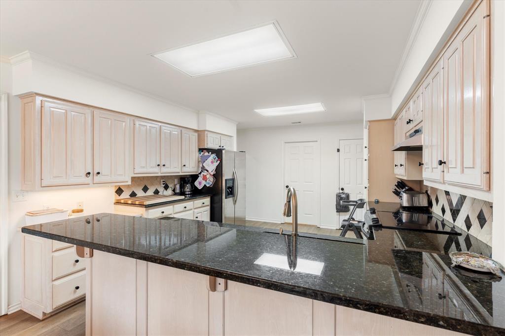 216 Turnberry Property Photo 17