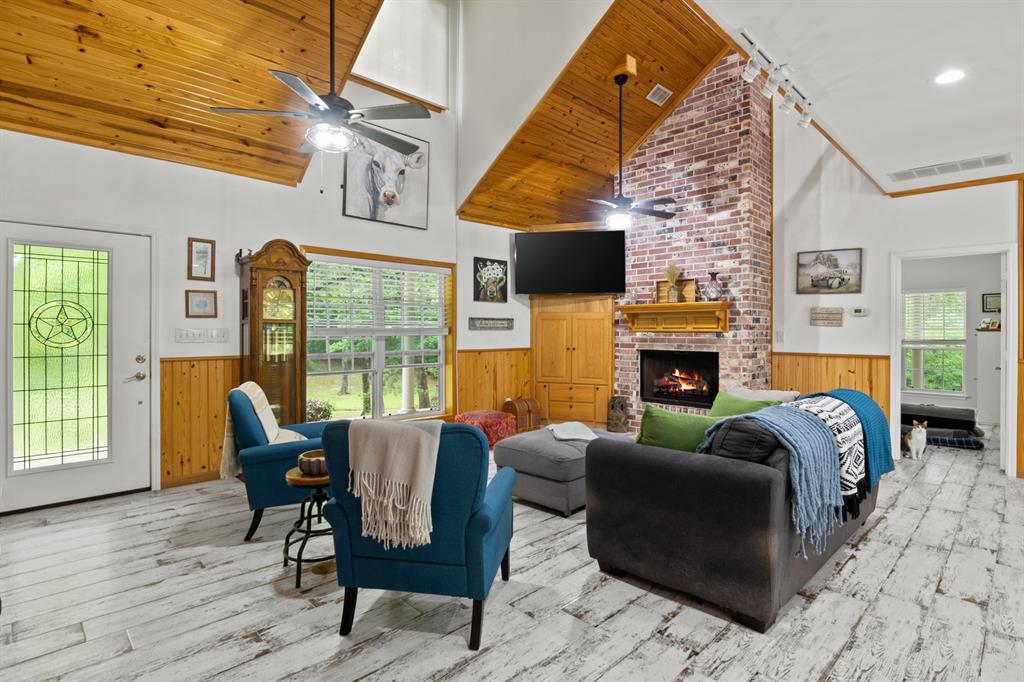65 Cr 2835 Property Photo 5