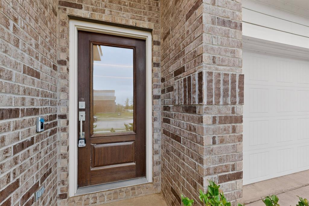 3321 Riverside Drive Property Photo 5