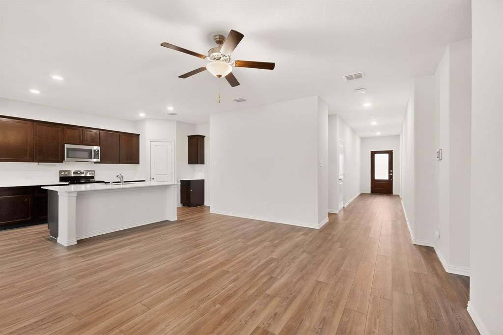 3321 Riverside Drive Property Photo 6