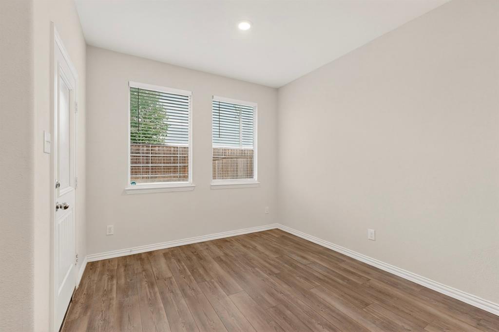 3321 Riverside Drive Property Photo 14