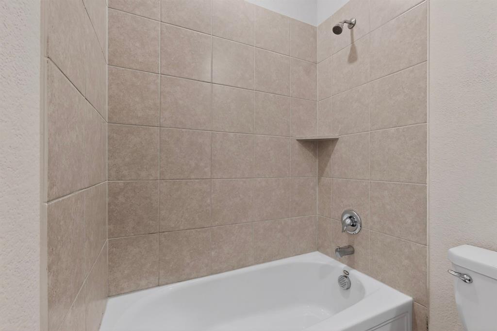 3321 Riverside Drive Property Photo 18
