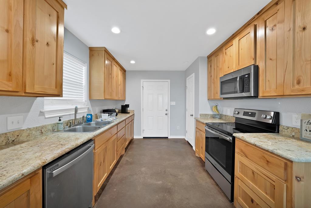 6132 Fm 2415 Property Photo 23