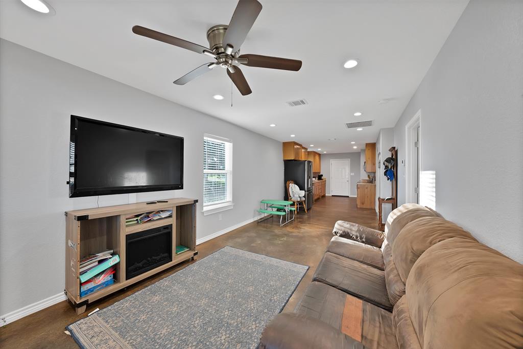 6132 Fm 2415 Property Photo 25