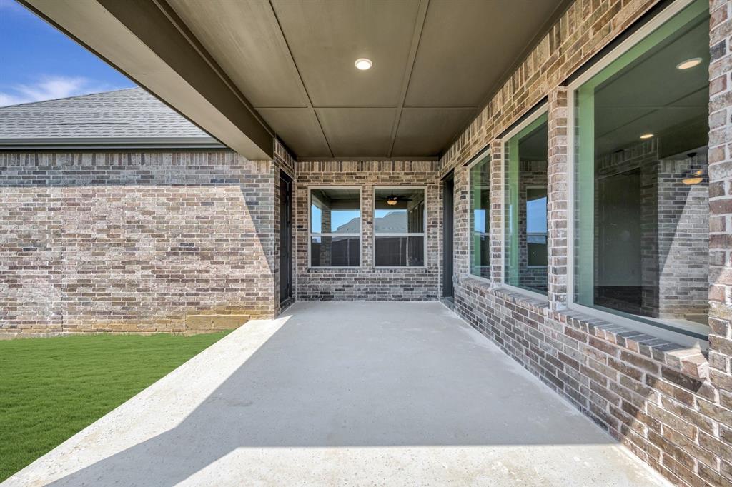2120 Spotted Fawn Drive Property Photo 2